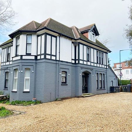 Summer Breeze -3 Bed-Sleeps 6-Parking-Walk To The Beach-Spacious-Families-Groups-Professionals Welcome Bournemouth Exterior foto