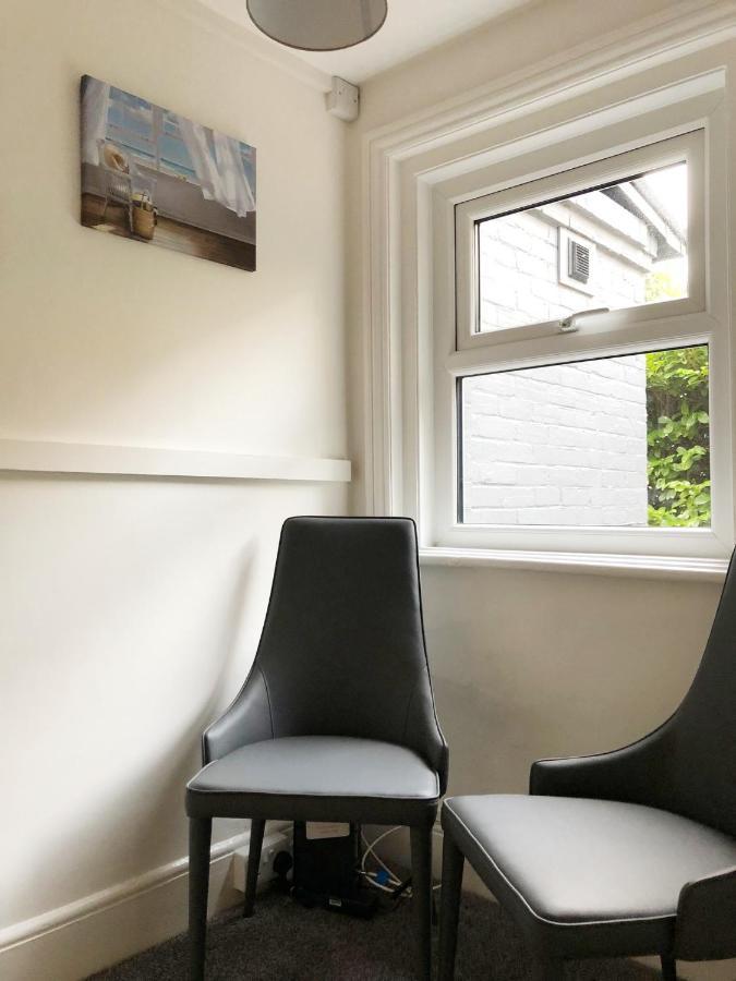 Summer Breeze -3 Bed-Sleeps 6-Parking-Walk To The Beach-Spacious-Families-Groups-Professionals Welcome Bournemouth Exterior foto