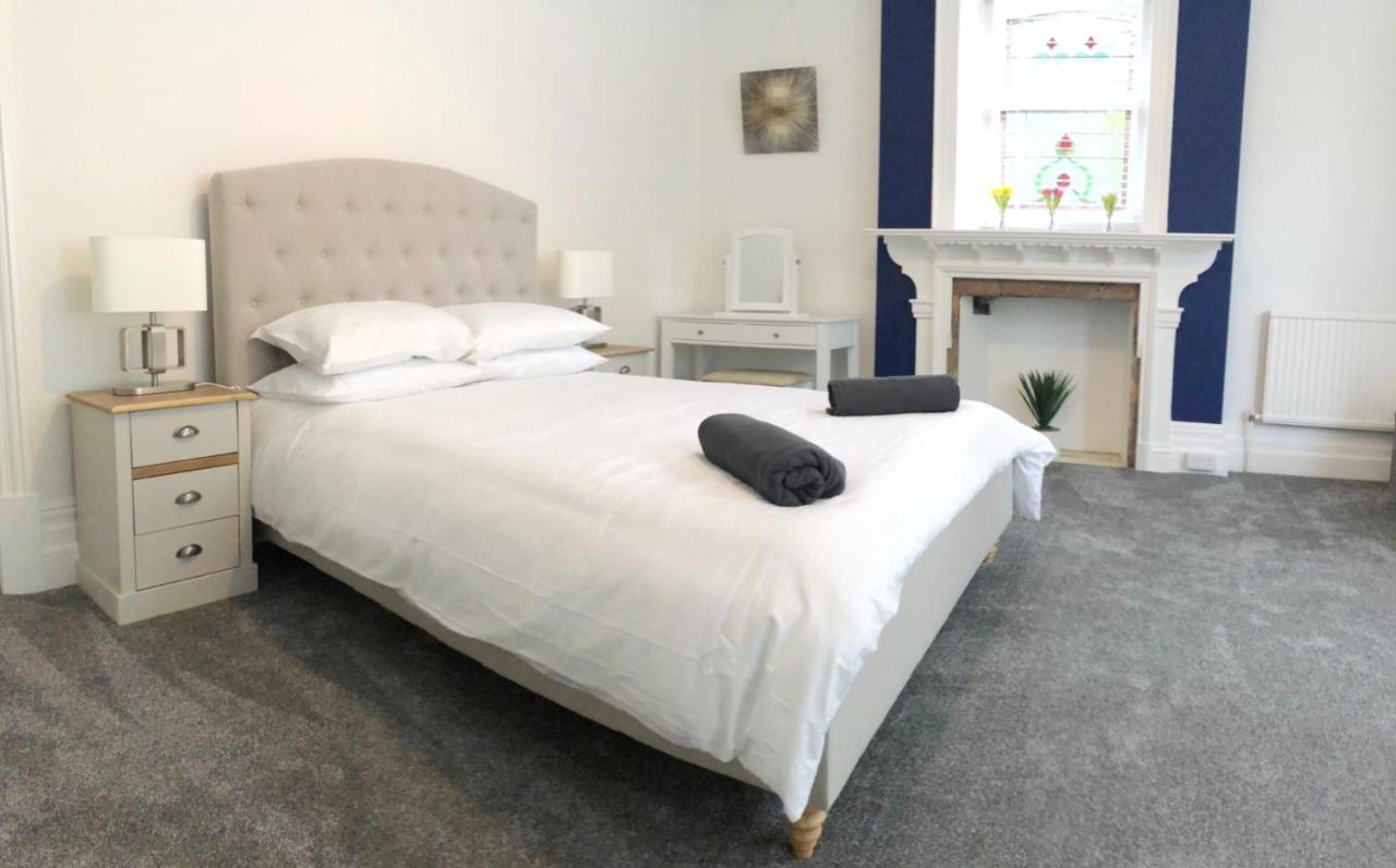 Summer Breeze -3 Bed-Sleeps 6-Parking-Walk To The Beach-Spacious-Families-Groups-Professionals Welcome Bournemouth Exterior foto