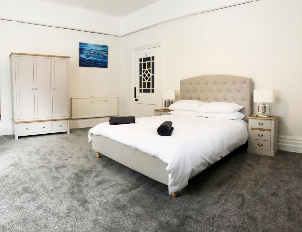 Summer Breeze -3 Bed-Sleeps 6-Parking-Walk To The Beach-Spacious-Families-Groups-Professionals Welcome Bournemouth Exterior foto